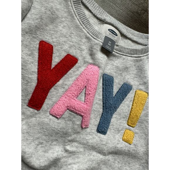Size 5T Old Navy sweatshirt - Picture 2 of 3